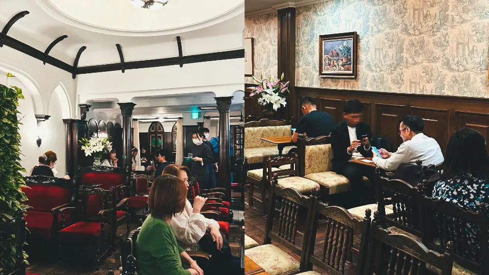 Rote Samtsessel im Francois Café Kyoto – klassisches Café und Rückzugsort für Kreative